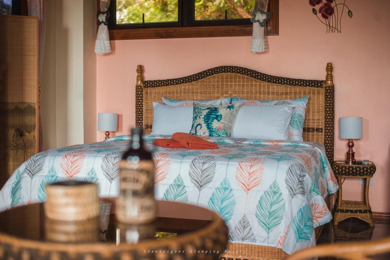 Shenanigans Glamping Resort Zamboanguita  Bagian luar foto
